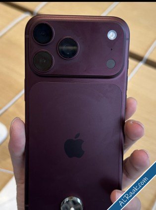 مستخدمو iPhone 18 Pro يواجهون مشكلة جديدة في اللون العنابي الطلاء يتلاشى لدى بعض الأجهزة-1.jpg