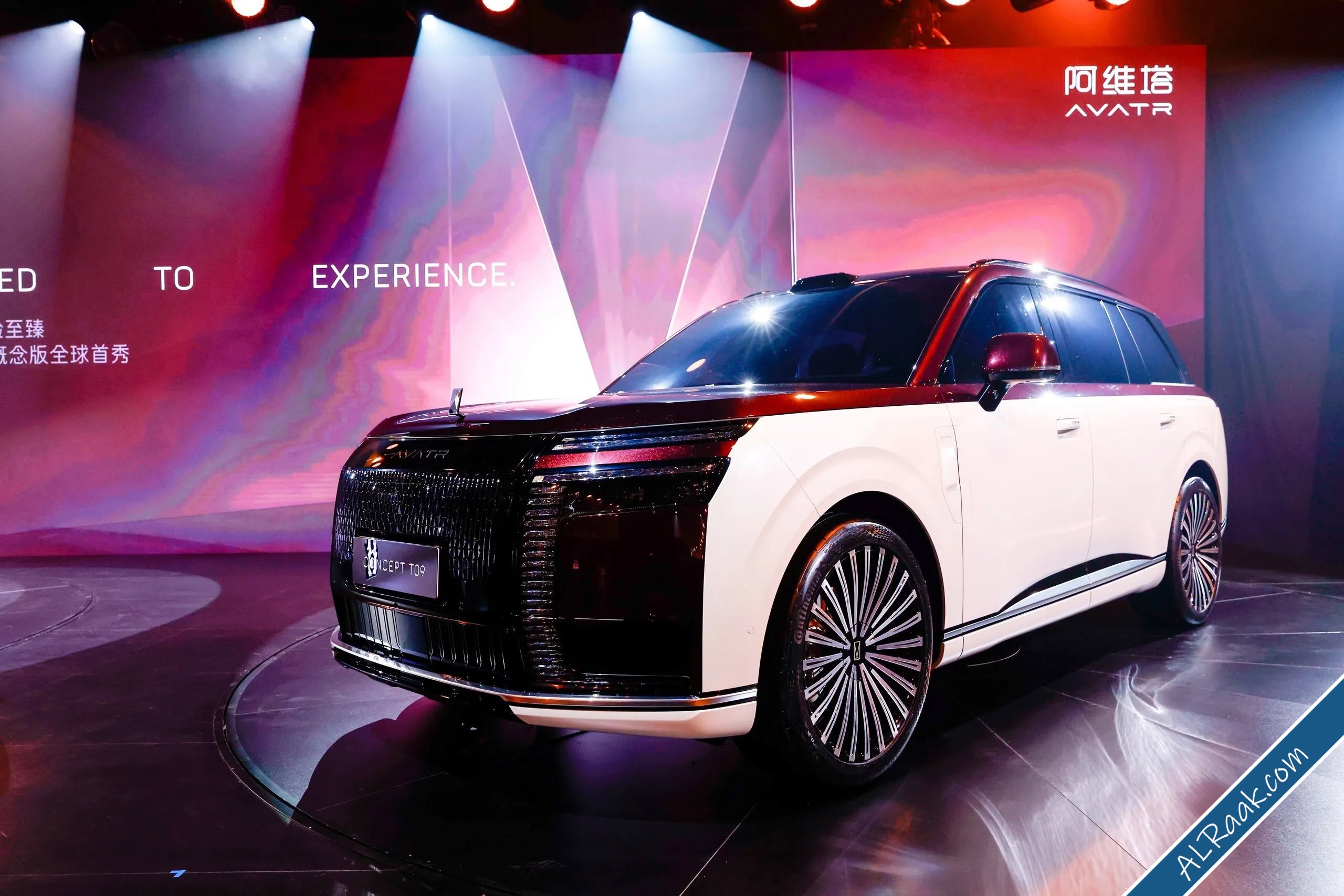 أفاتار T09 سيارة SUV فاخرة بستة مقاعد تستهدف مرسيدس GLS وبي ام دبليو X7-1.jpg