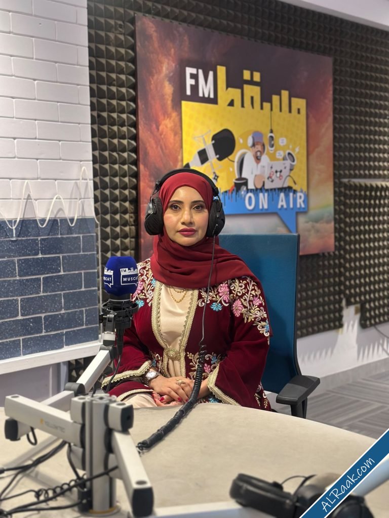 زينة المنجي لـشؤون وطنية المرأة العمانية قادرة على تحويل التحديات إلى فرص نجاح في مختلف المجال...jpg
