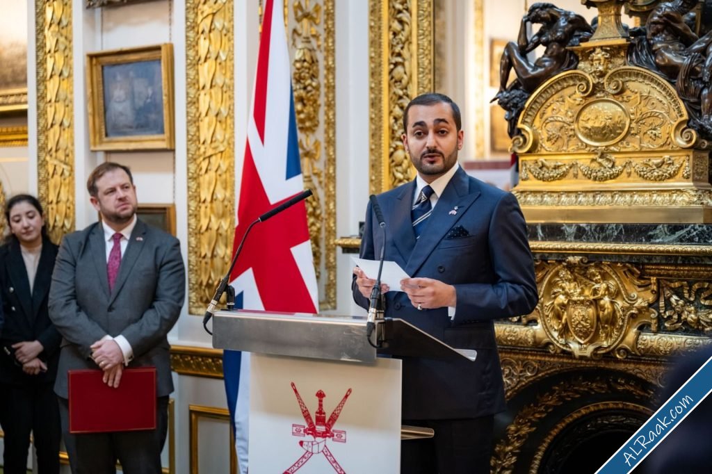 بالصور سمو السيد ذي يزن يلقي كلمة في الذّكرى الخمسينيّة لتأسيس الجمعيّة البريطانيّة العُمانيّة-2.jpg