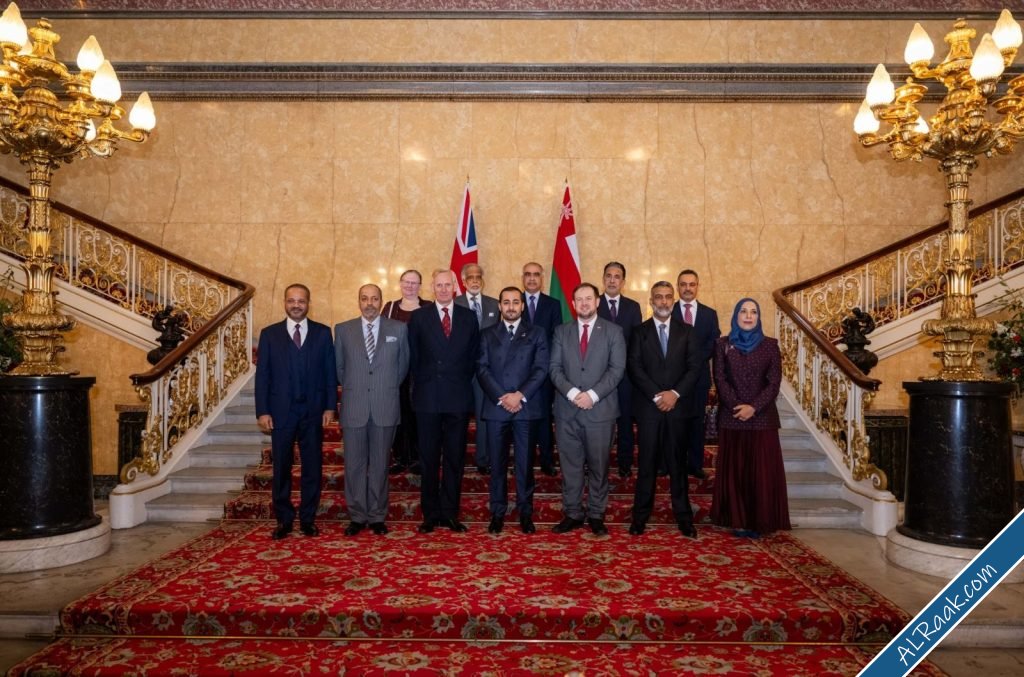 بالصور سمو السيد ذي يزن يلقي كلمة في الذّكرى الخمسينيّة لتأسيس الجمعيّة البريطانيّة العُمانيّة-4.jpg