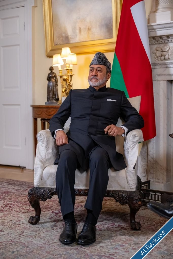 بالصور جلالةُ السُّلطان المُعظّم ورئيسُ وزراء المملكةِ المُتّحدةِ يعقدان جلستيْ مُباحثات ثنائي...jpg