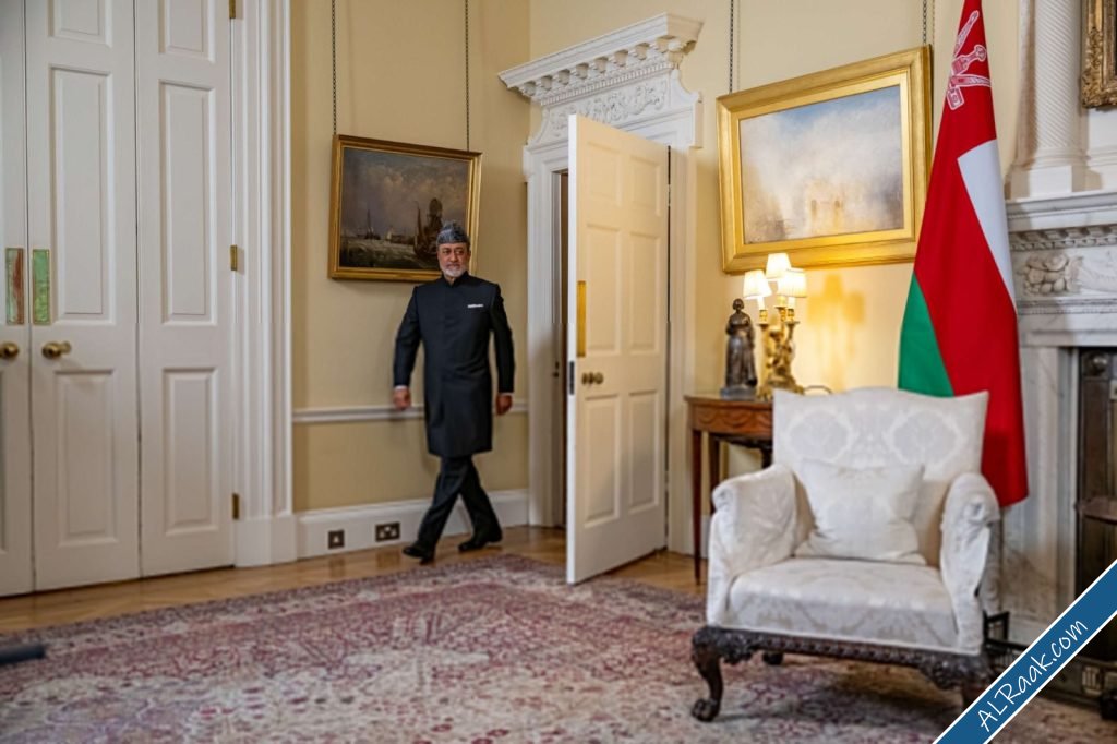 بالصور جلالةُ السُّلطان المُعظّم ورئيسُ وزراء المملكةِ المُتّحدةِ يعقدان جلستيْ مُباحثات ثنائي...jpg
