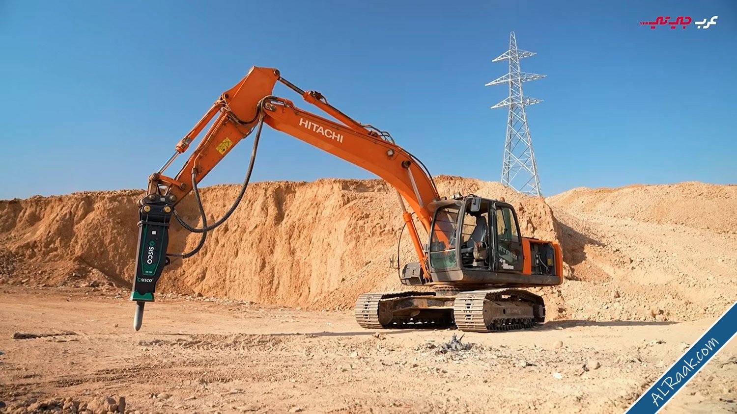 صهيب شعشاعة يقود حفارة هيتاشي ZX 210 تجربة بوزن 21 طناً في سبيشل كار-1.jpg