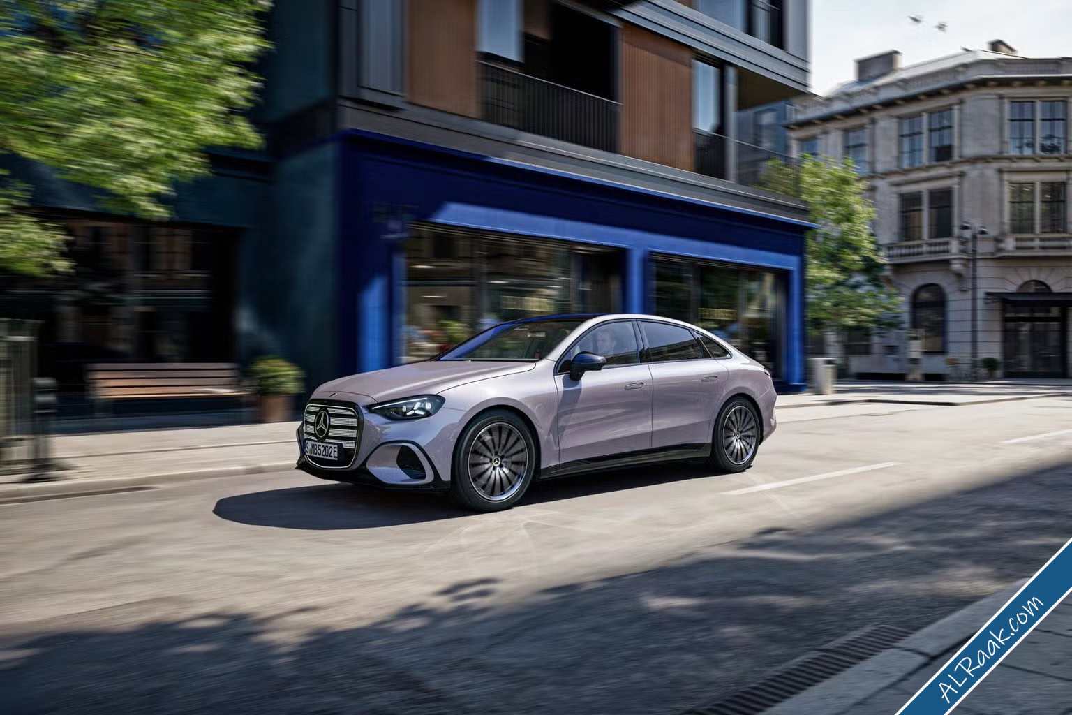 مرسيدس C 300 4Matic Electric أجدد وأرخص CClass كهربائية لكن سعرها ليس منخفضاً-1.jpg
