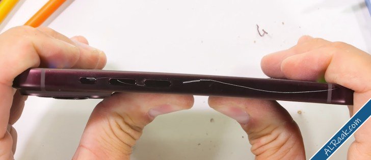 iPhone 18 Pro تحت اختبار الانحناء هل يصمد أمام الضغط-1.jpg