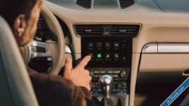 بورشه تحدث سيارات عمرها 15 عاماً كاربلاي وأندرويد أوتو لاسلكياً لـ 911 وبوكستر وكايمان-2.jpg