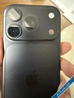 مستخدمو iPhone 18 Pro يواجهون مشكلة جديدة في اللون العنابي الطلاء يتلاشى لدى بعض الأجهزة-2.jpg